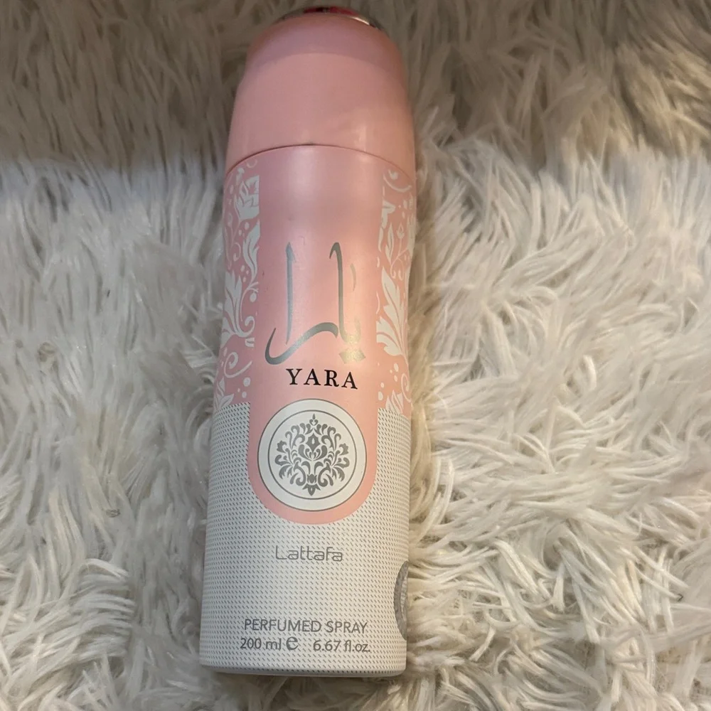 Lattafa Yara Perfumed Spray - Elegant Pink - Picture 1 of 2